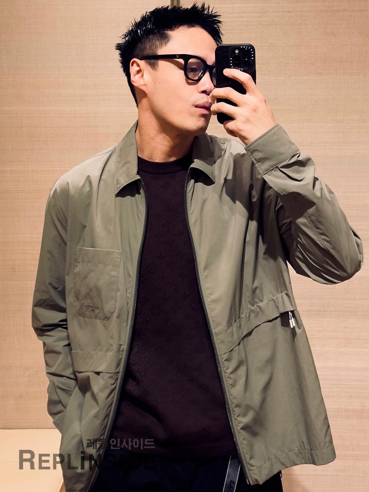 레플리카 명품 [LOUIS VUITTON] 루이비통 글램핑 슬리브드 셔츠 남성용 - 특가 실사