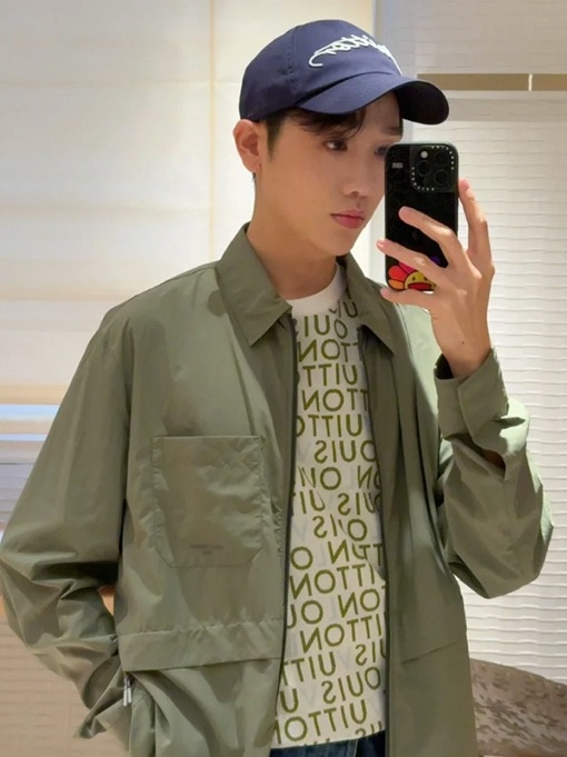 레플리카 명품 [LOUIS VUITTON] 루이비통 글램핑 슬리브드 셔츠 남성용 - 상세 이미지 실사 19