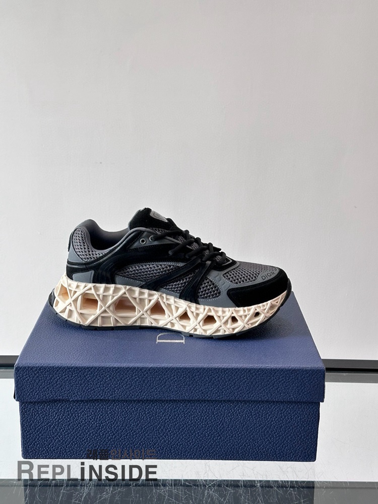 레플리카 명품 [DIOR] 디올 B35 NXXT 스니커즈 남성용 - 밑창 실사