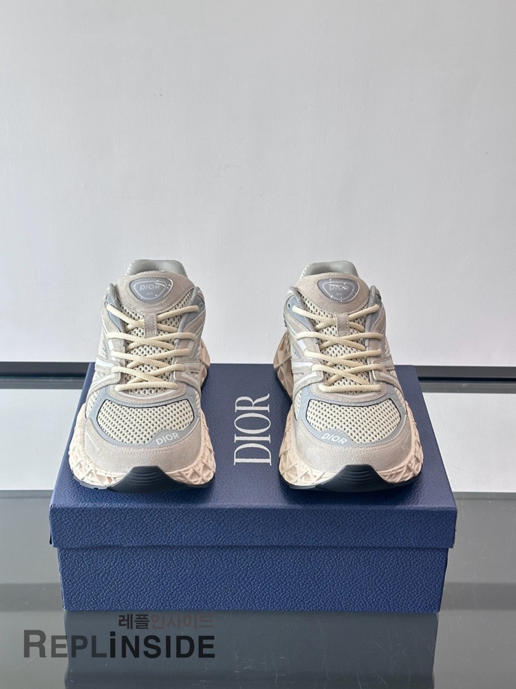 레플리카 명품 [DIOR] 디올 B35 NXXT 스니커즈 남성용 - 옆면 실사