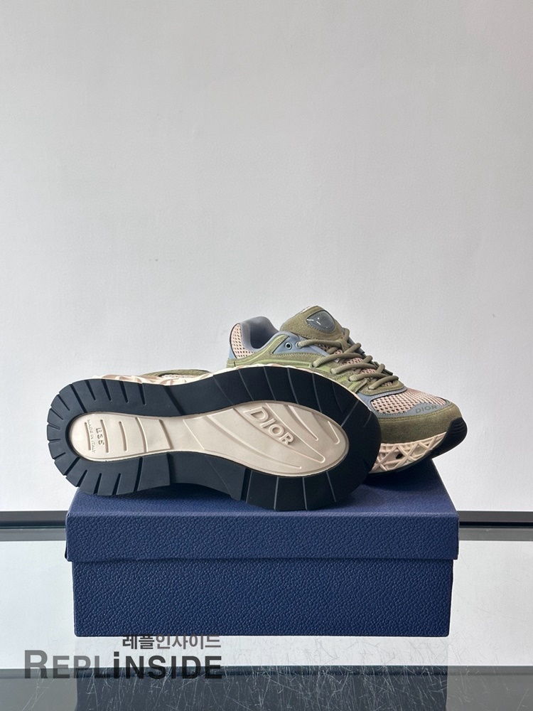 레플리카 명품 [DIOR] 디올 B35 NXXT 스니커즈 남성용 - 착용샷 실사