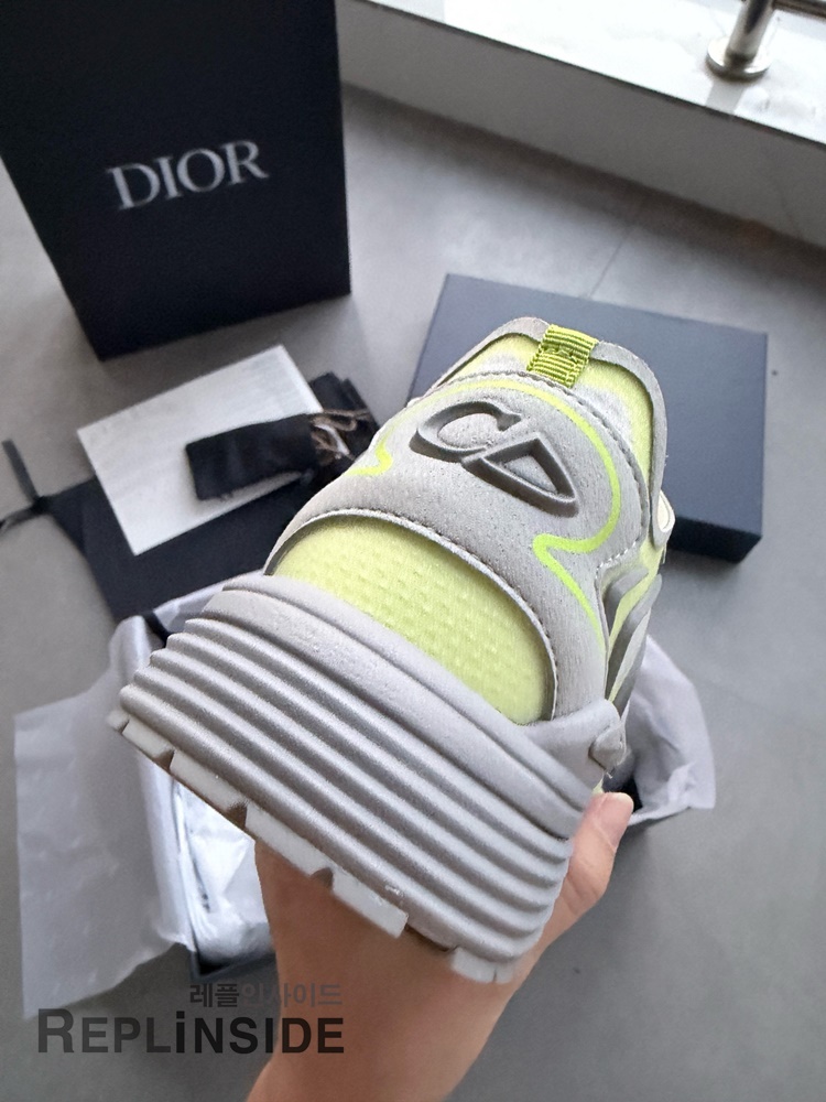 레플리카 명품 [DIOR] 디올 B30 오블리크 로우 스니커즈 남성용 - 밑창 실사