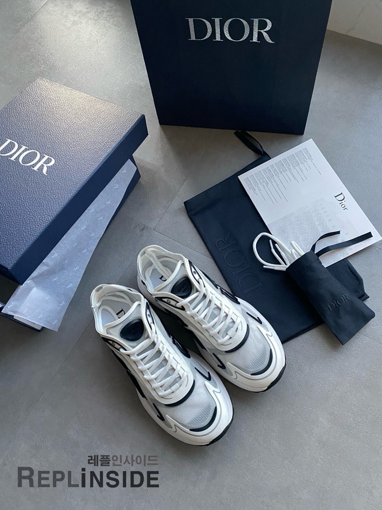 레플리카 명품 [DIOR] 디올 B30 오블리크 로우 스니커즈 남성용 - 앞면 실사