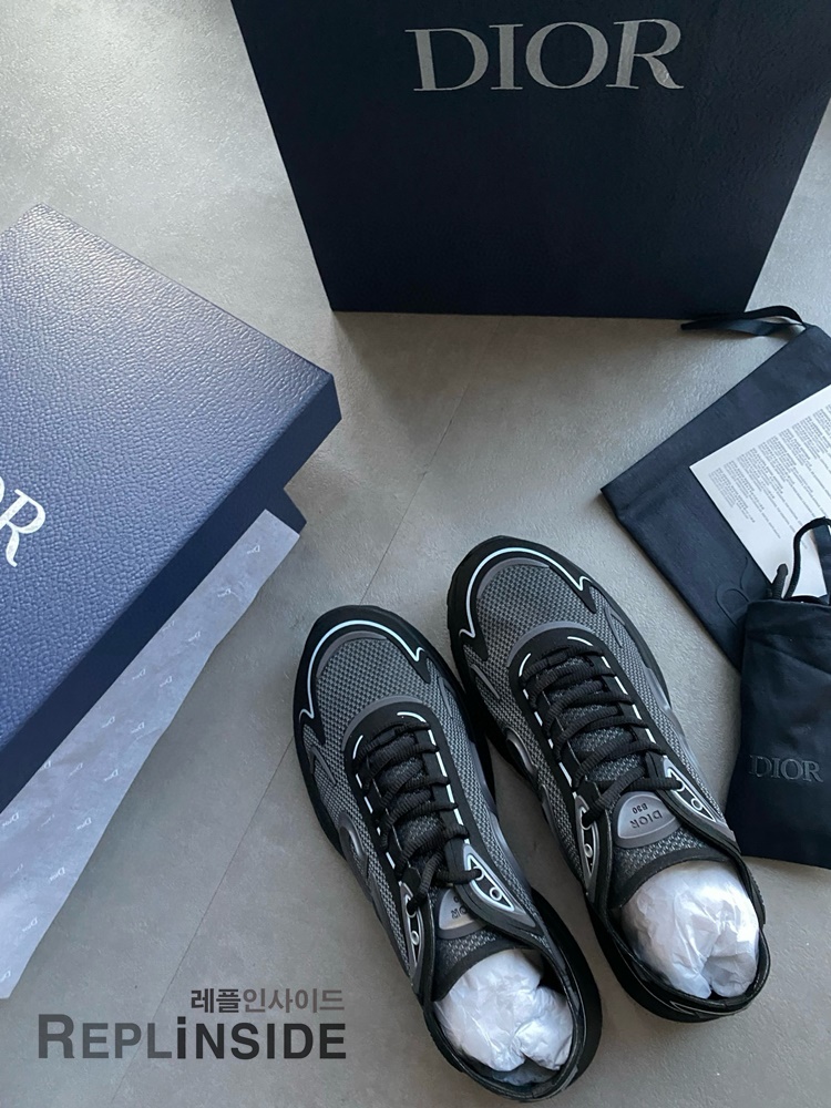 레플리카 명품 [DIOR] 디올 B30 오블리크 로우 스니커즈 남성용 - 착용샷 실사