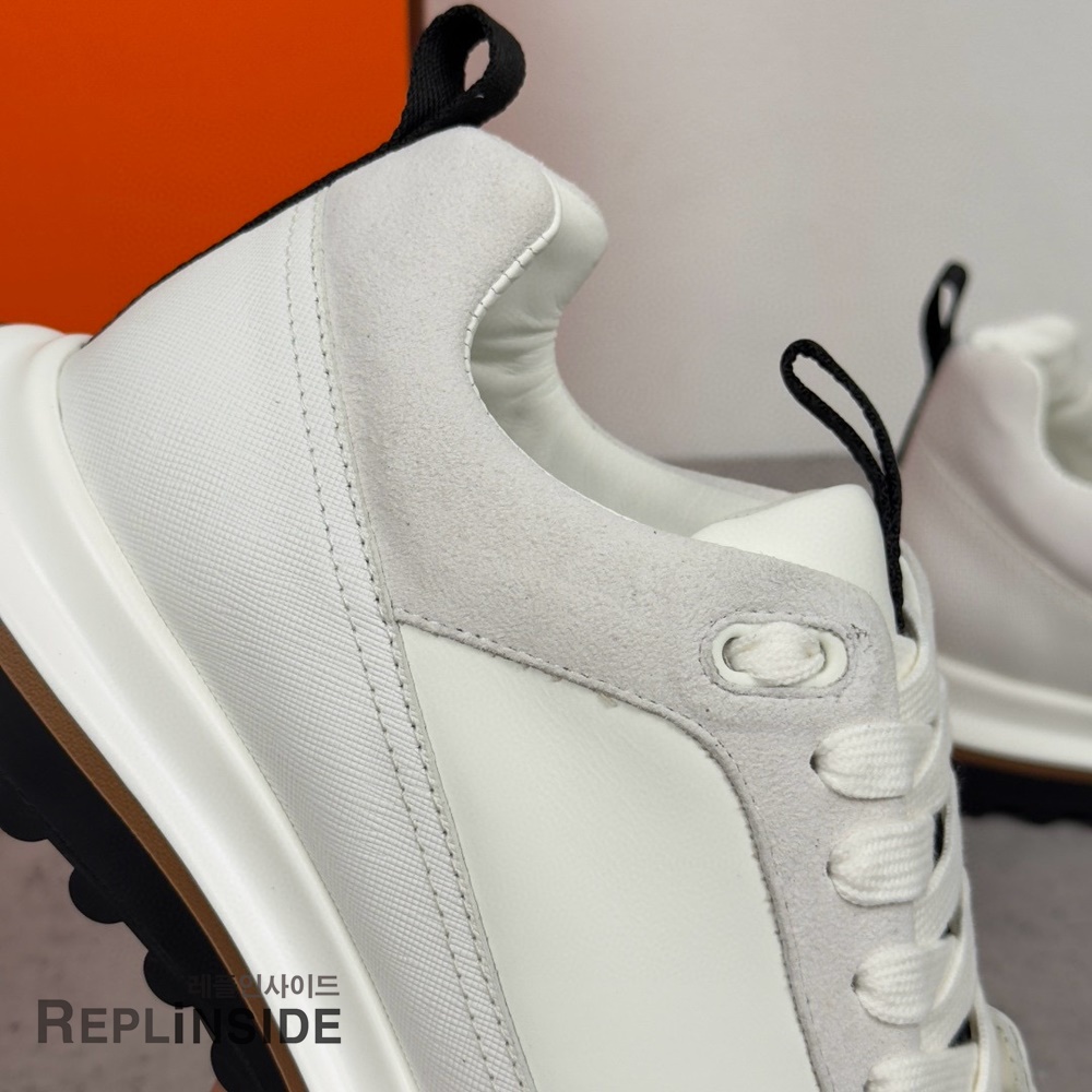 레플리카 명품 [HERMES] 에르메스 리더 스니커즈 남성용 - 밑창 실사