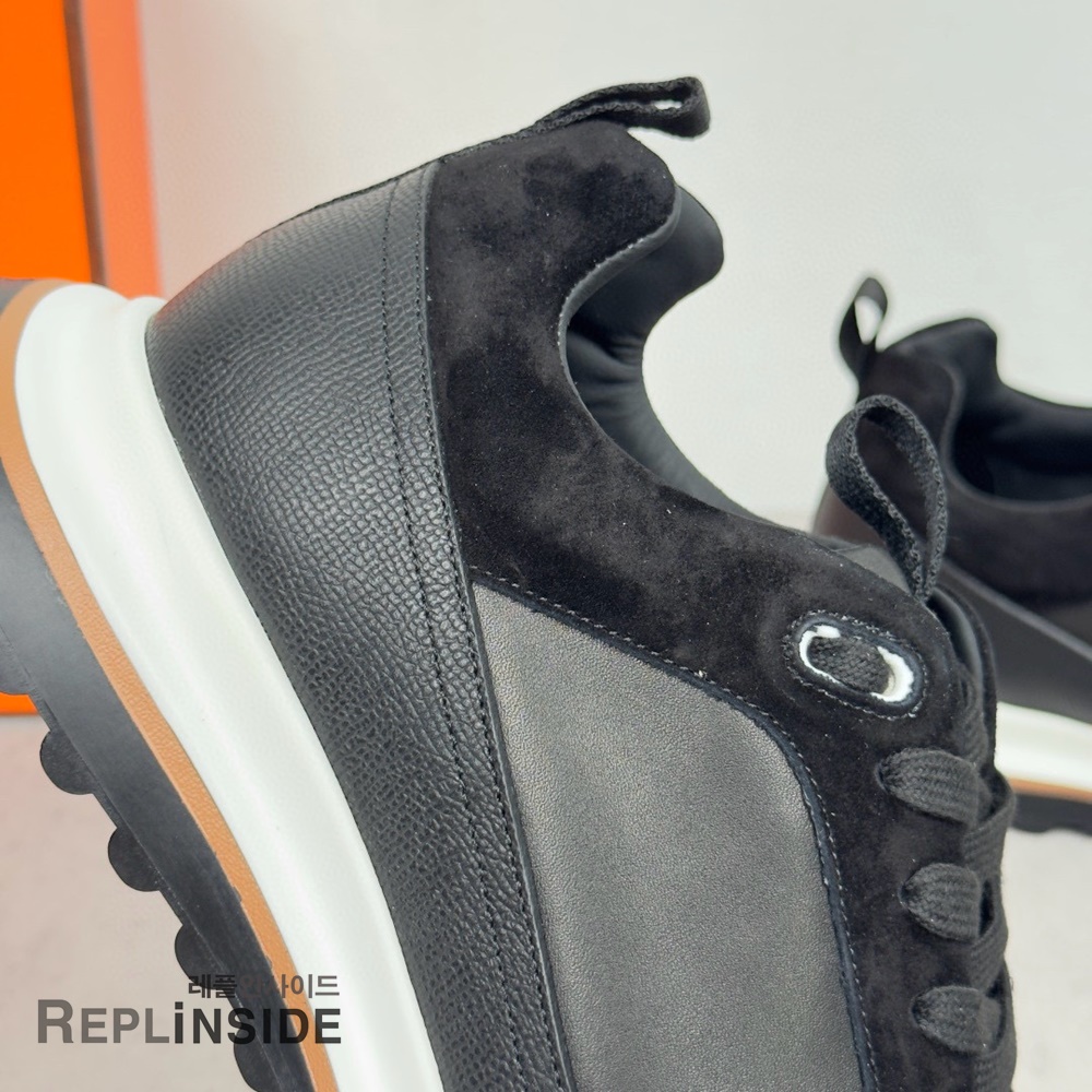 레플리카 명품 [HERMES] 에르메스 리더 스니커즈 남성용 - 밑창 실사