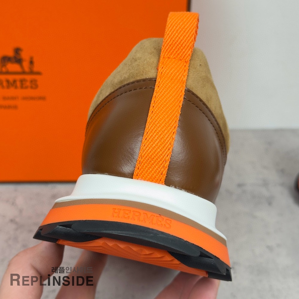 레플리카 명품 [HERMES] 에르메스 리더 스니커즈 남성용 - 택 실사