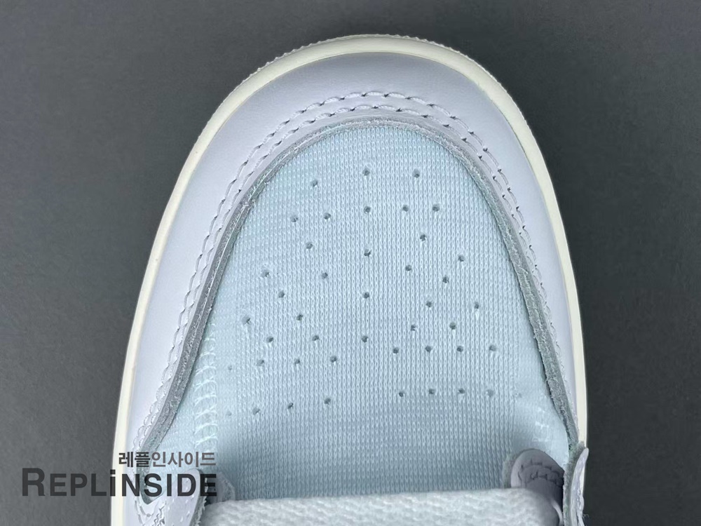 레플리카 명품 [AIR JORDAN] 오프화이트 X 에어조던1 알래스카 화이트 AA3834-100 남녀공용 (OG공장) - 착용샷 실사