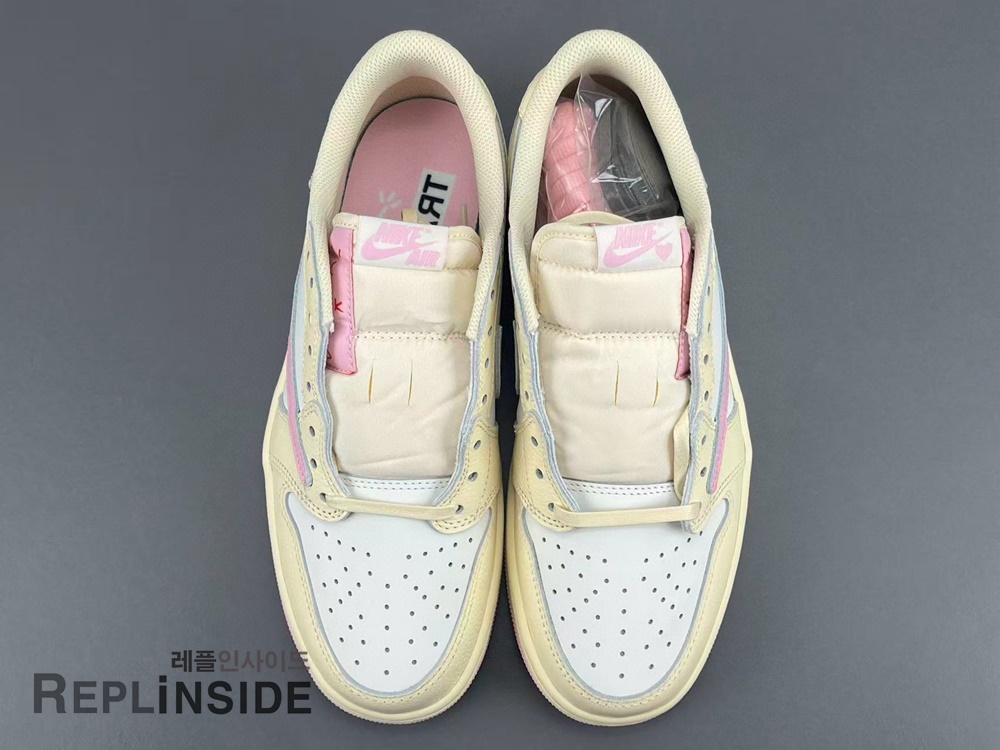 레플리카 명품 [AIR JORDAN] 트래비스 스캇 x 에어조던1 로우 OG SP 샤이 핑크 IQ7604-100 남녀공용 (OG공장) - 로고 실사