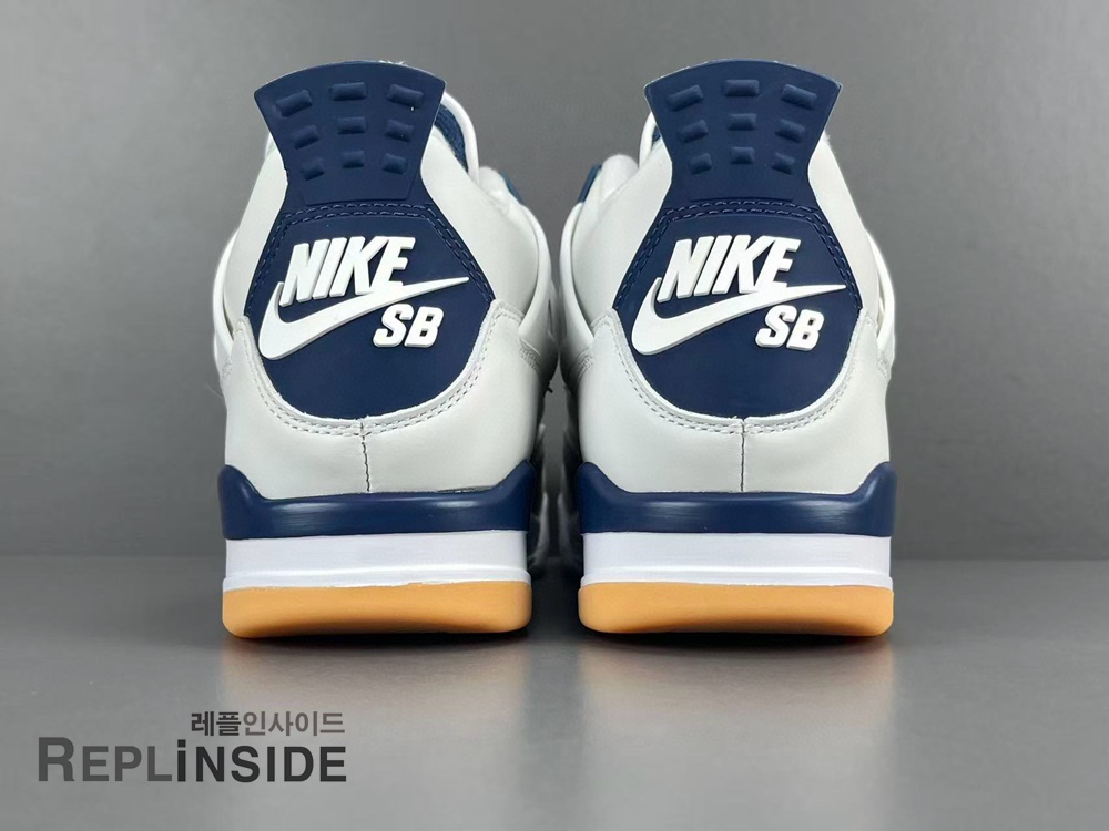 에어조던4 X 나이키 SB 서밋 화이트 네이비 DR5415-100, 레플리카스캇, 레플리카운동화, AJ4, SB, 실사, 착샷, 남성스니커즈, 인기, 리셀, 구매, 리뷰