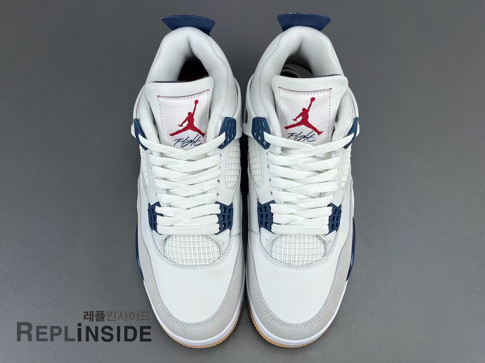 Air Jordan 4 x Nike SB Summit White Navy DR5415-100, 레플리카스니커즈, 레플리카신발, AJ4, SB, 실사, 착샷, 남성스니커즈, 인기, 리셀, 구매, 리뷰