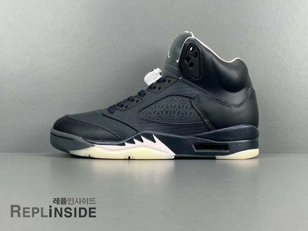 파리 생제르맹 x 에어조던5 레트로 오프 느와르 HQ3004-001, 레플리카스캇, 레플리카운동화, 레플리카스니커즈, AJ5, 협업, 실사, 착샷, 남성스니커즈, 인기, 리셀, 구매, 리뷰