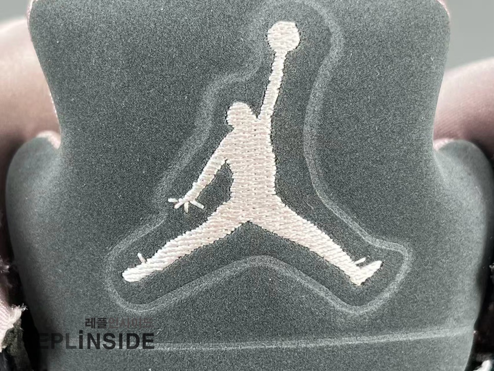 Air Jordan5 PSG HQ3004-001 오프 느와르, 레플리카스캇, 레플리카운동화, AJ5 협업, 한정판, 실사, 착샷, 남성스니커즈, 인기, 리셀, 구매, 리뷰