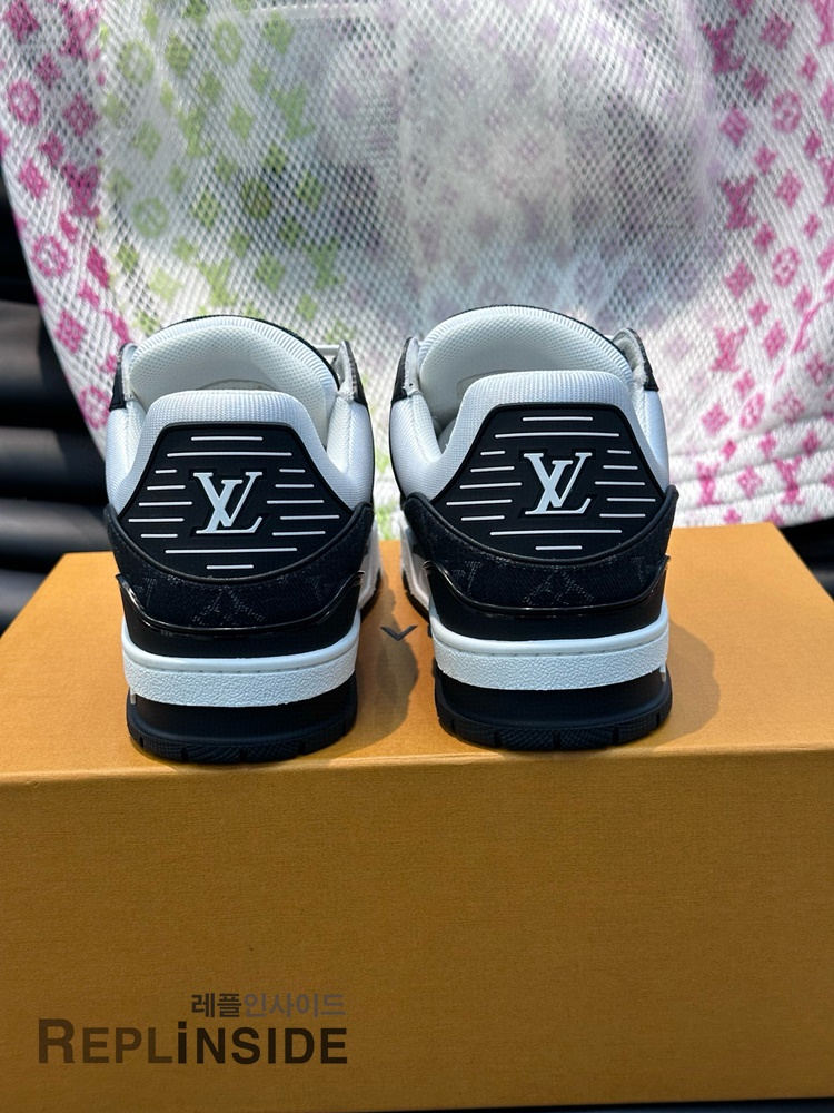 레플리카 명품 [LOUIS VUITTON] 루이비통 LV 트레이너 스니커즈 남녀공용 - 밑창 실사