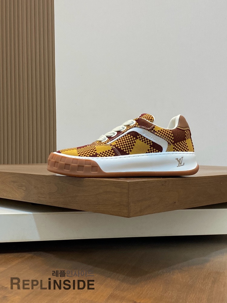레플리카 명품 [LOUIS VUITTON] 루이비통 틸티드 스니커즈 남성용 - 옆면 실사
