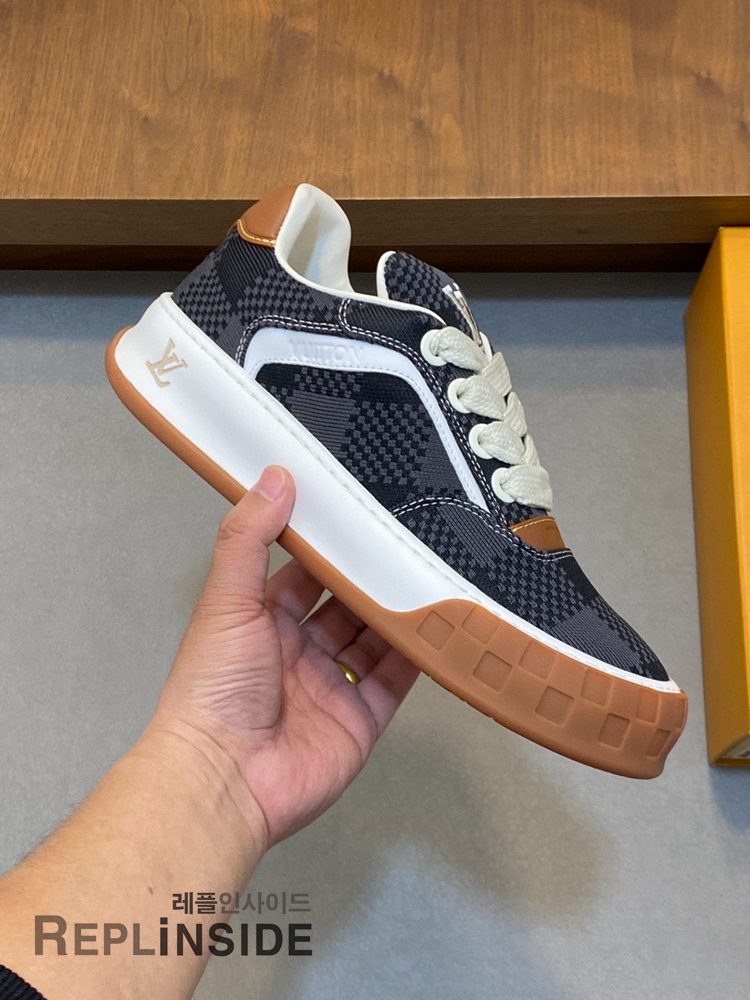 레플리카 명품 [LOUIS VUITTON] 루이비통 틸티드 스니커즈 남성용 - 로고 실사