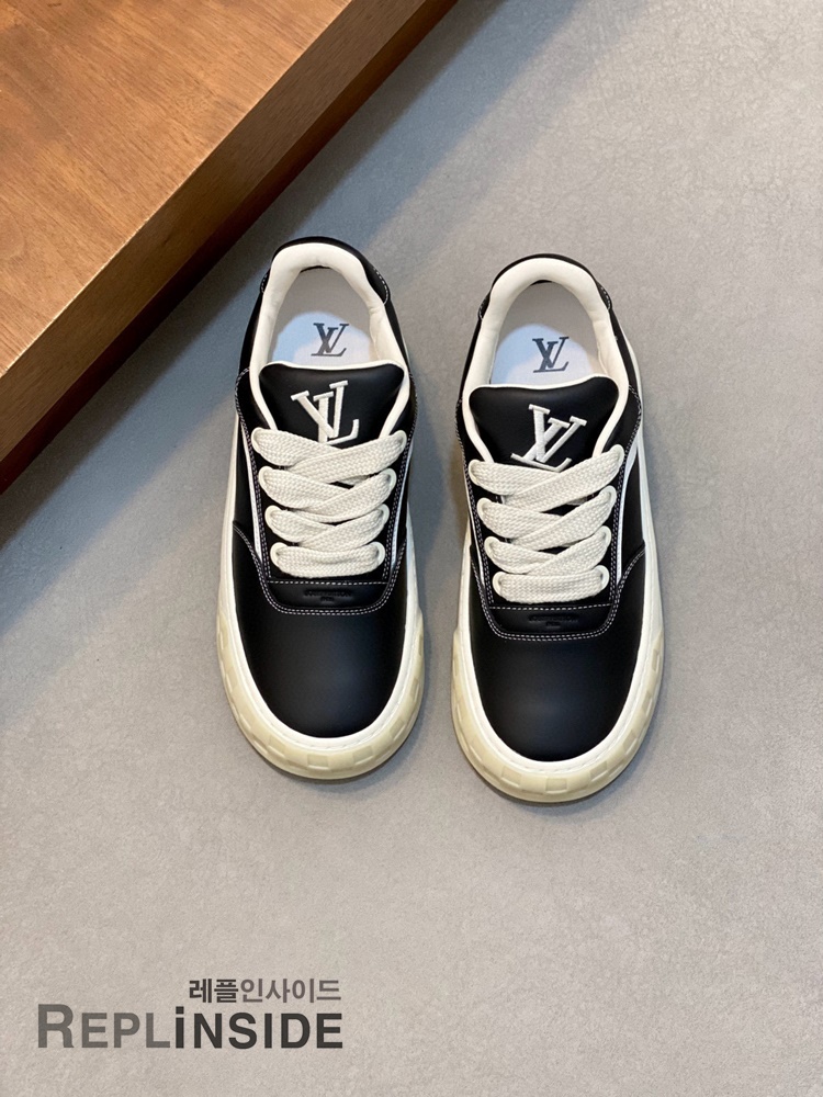 레플리카 명품 [LOUIS VUITTON] 루이비통 틸티드 스니커즈 남성용 - 앞면 실사