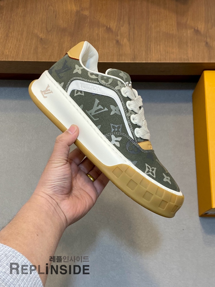 레플리카 명품 [LOUIS VUITTON] 루이비통 틸티드 스니커즈 남성용 - 로고 실사