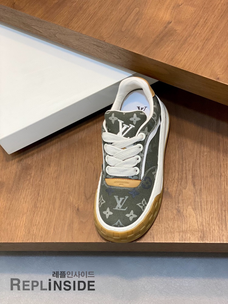 레플리카 명품 [LOUIS VUITTON] 루이비통 틸티드 스니커즈 남성용 - 밑창 실사