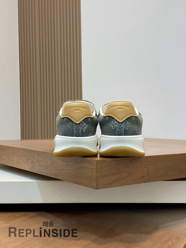 레플리카 명품 [LOUIS VUITTON] 루이비통 틸티드 스니커즈 남성용 - 택 실사