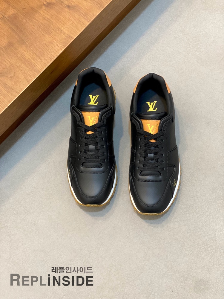 레플리카 명품 [LOUIS VUITTON] 루이비통 런어웨이 스니커즈 남성용 - 앞면 실사