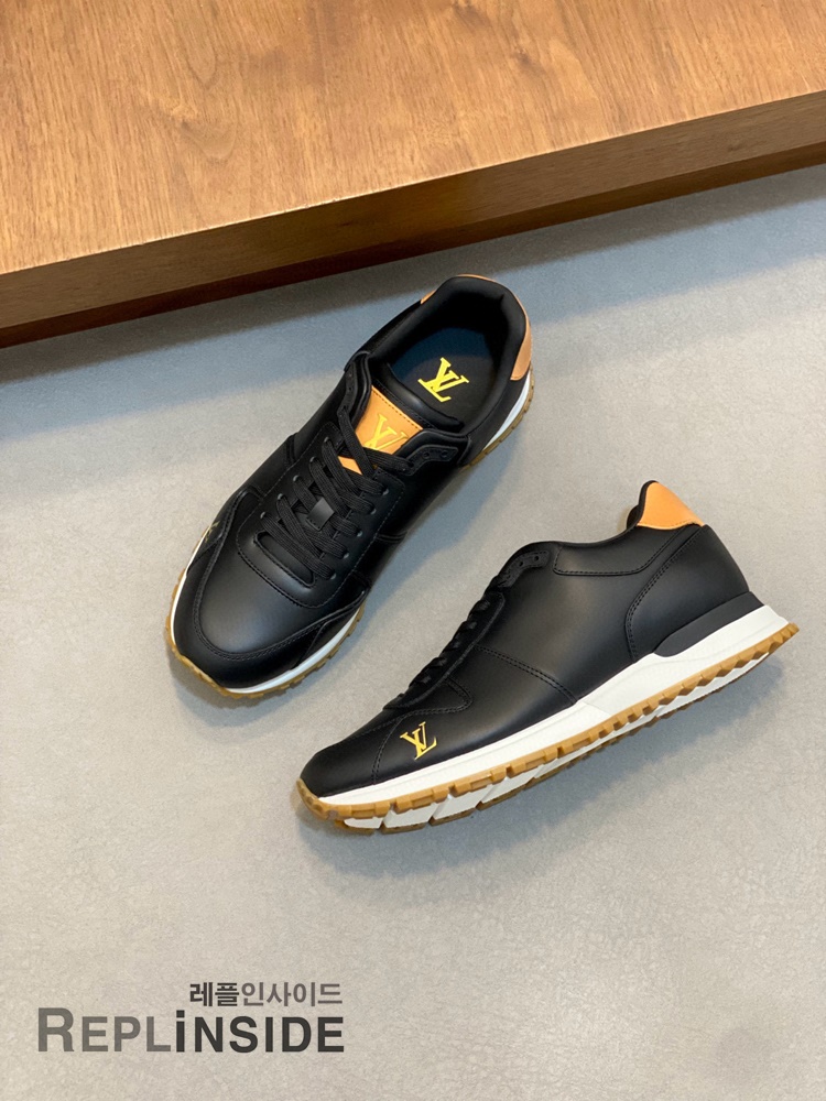 레플리카 명품 [LOUIS VUITTON] 루이비통 런어웨이 스니커즈 남성용 - 인솔 실사