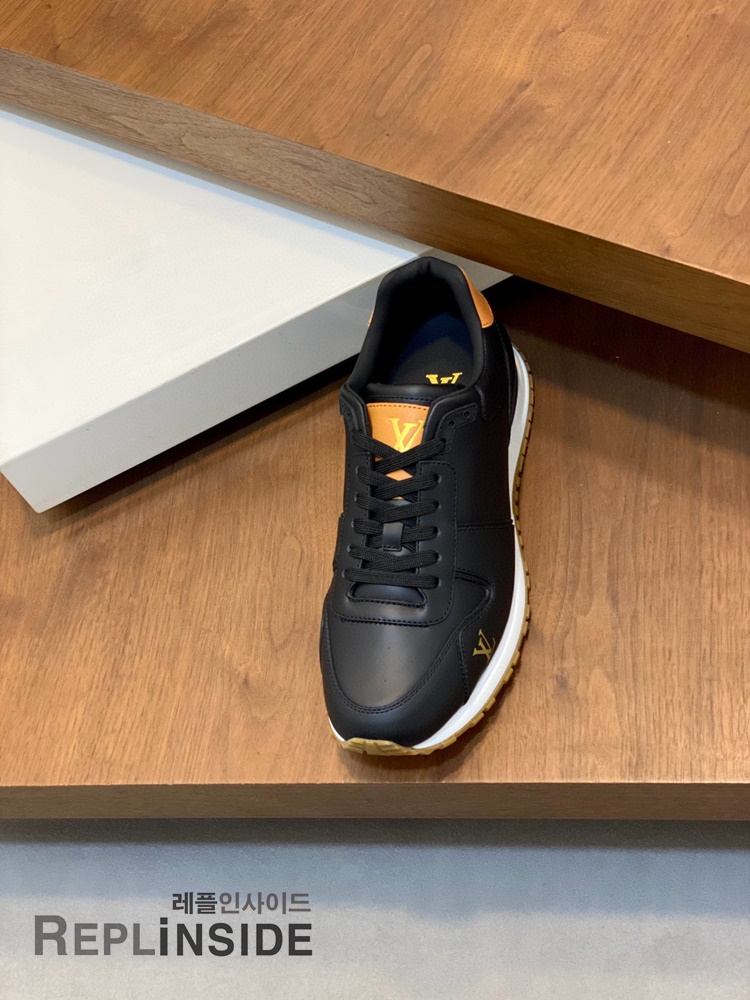 레플리카 명품 [LOUIS VUITTON] 루이비통 런어웨이 스니커즈 남성용 - 밑창 실사