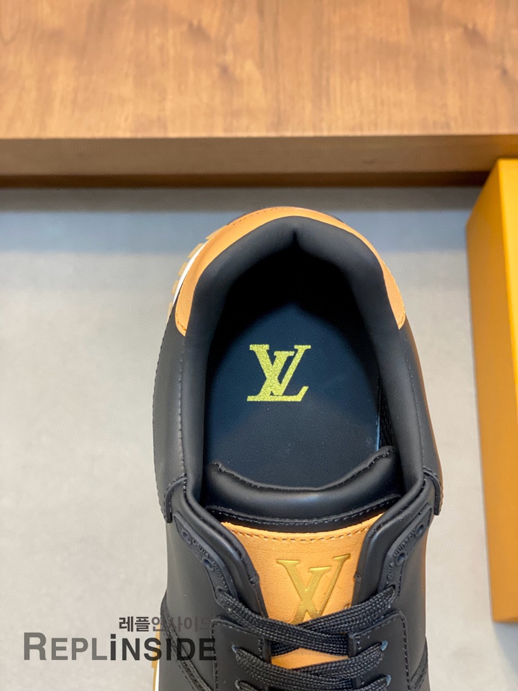 레플리카 명품 [LOUIS VUITTON] 루이비통 런어웨이 스니커즈 남성용 - 박스 실사