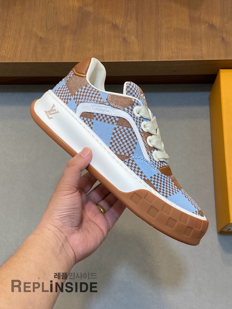 레플리카 명품 [LOUIS VUITTON] 루이비통 틸티드 스니커즈 남성용 - 로고 실사