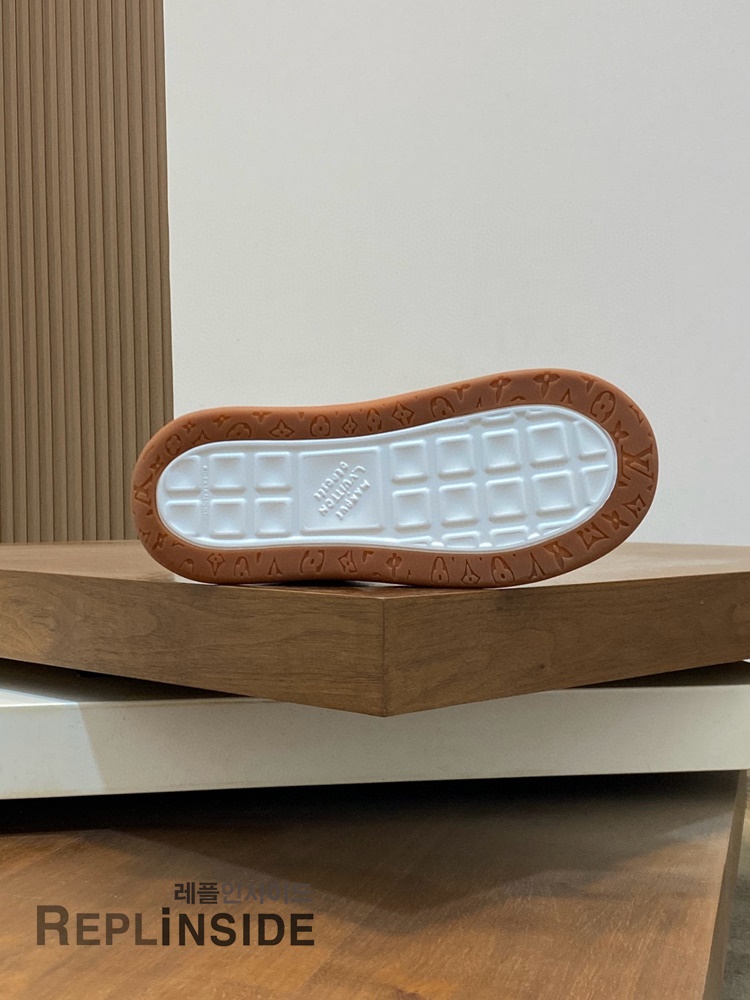 레플리카 명품 [LOUIS VUITTON] 루이비통 틸티드 스니커즈 남성용 - 전체 실사