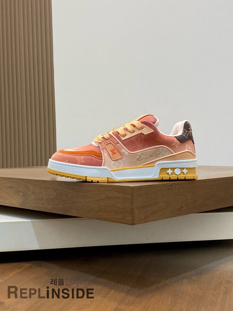 레플리카 명품 [LOUIS VUITTON] 루이비통 LV 트레이너 스니커즈 남녀공용 - 옆면 실사