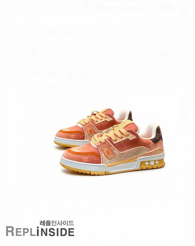 레플리카 명품 [LOUIS VUITTON] 루이비통 LV 트레이너 스니커즈 남녀공용 - 뒷면 실사