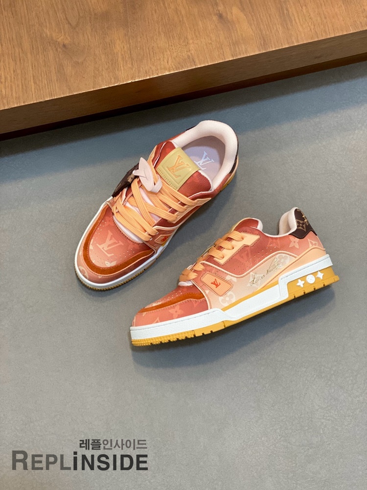 레플리카 명품 [LOUIS VUITTON] 루이비통 LV 트레이너 스니커즈 남녀공용 - 인솔 실사