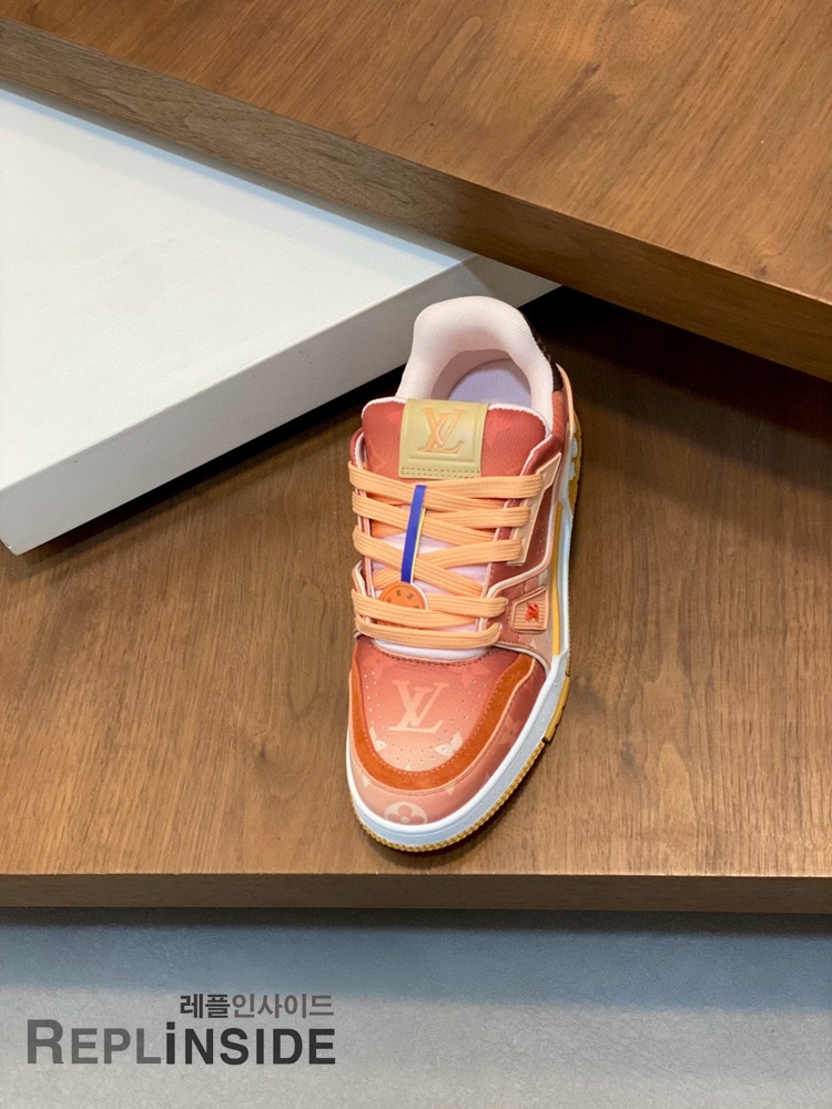 레플리카 명품 [LOUIS VUITTON] 루이비통 LV 트레이너 스니커즈 남녀공용 - 밑창 실사