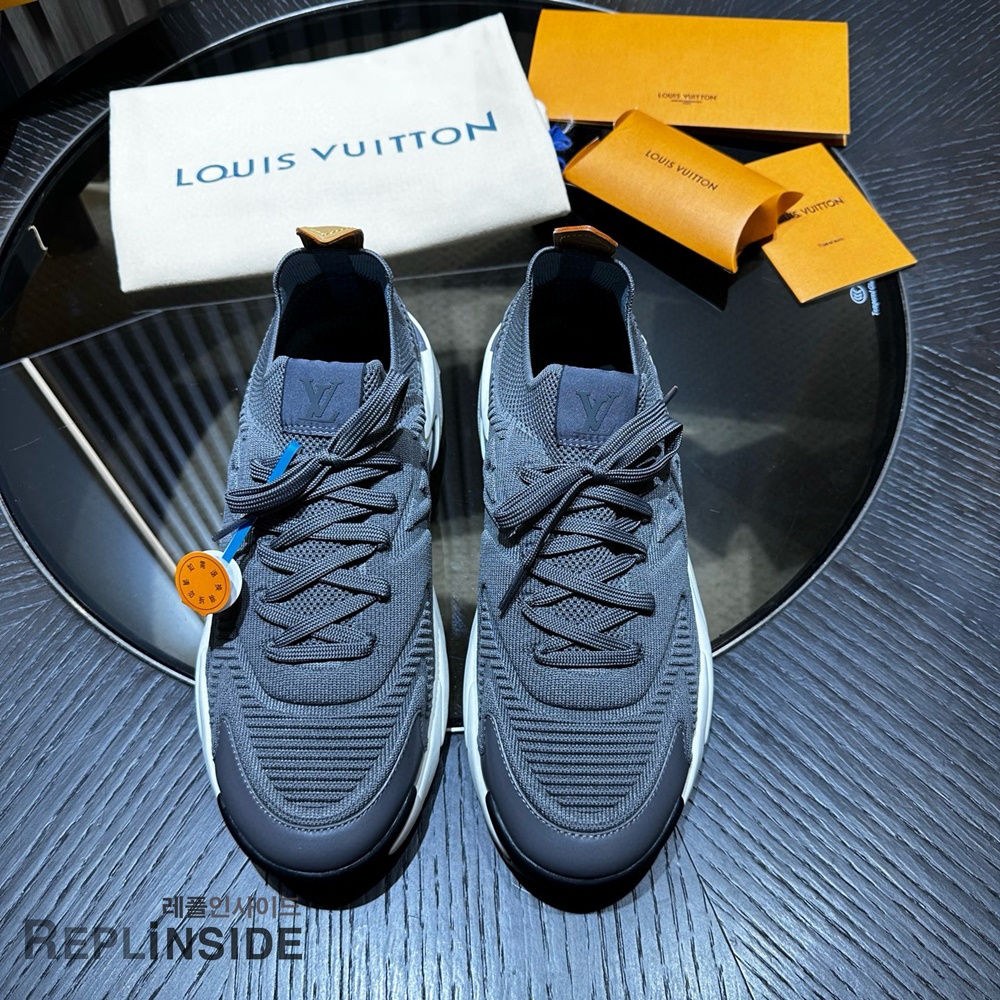 레플리카 명품 [LOUIS VUITTON] 루이비통 러너 타틱 스니커즈 남성용 - 앞면 실사