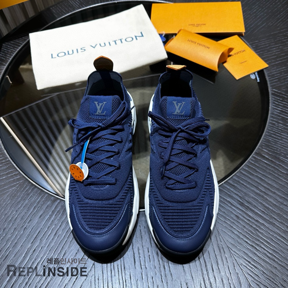 레플리카 명품 [LOUIS VUITTON] 루이비통 러너 타틱 스니커즈 남성용 - 앞면 실사