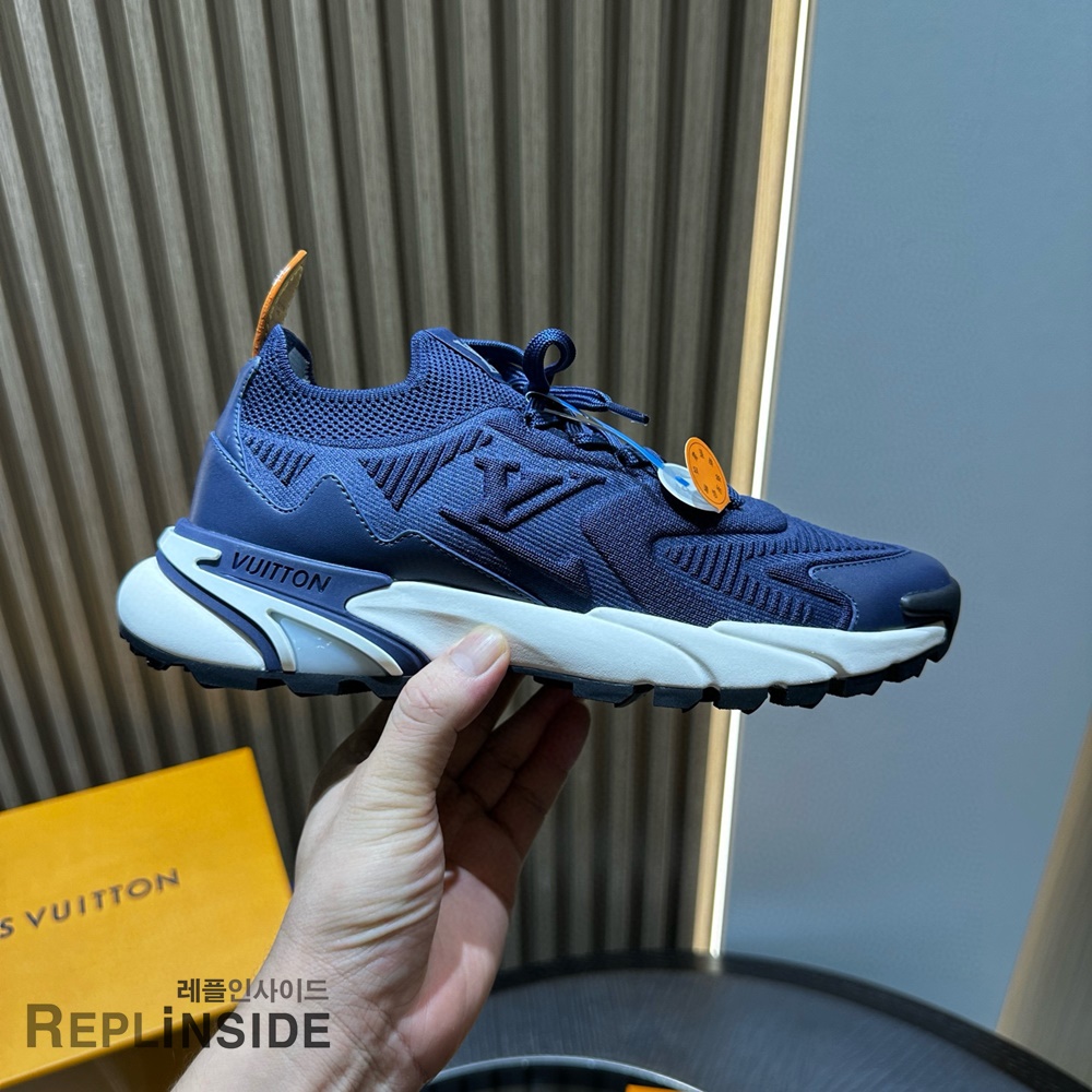레플리카 명품 [LOUIS VUITTON] 루이비통 러너 타틱 스니커즈 남성용 - 로고 실사