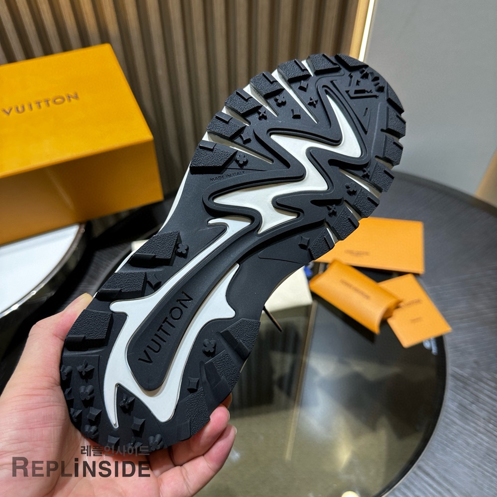 레플리카 명품 [LOUIS VUITTON] 루이비통 러너 타틱 스니커즈 남성용 - 박스 실사