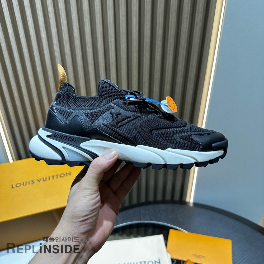 레플리카 명품 [LOUIS VUITTON] 루이비통 러너 타틱 스니커즈 남성용 - 로고 실사