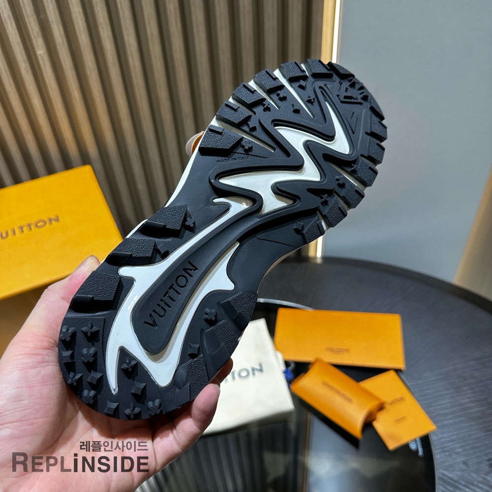 레플리카 명품 [LOUIS VUITTON] 루이비통 러너 타틱 스니커즈 남성용 - 박스 실사