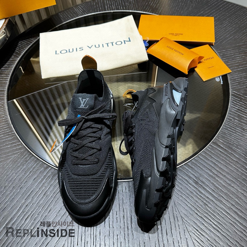 레플리카 명품 [LOUIS VUITTON] 루이비통 러너 타틱 스니커즈 남성용 - 옆면 실사