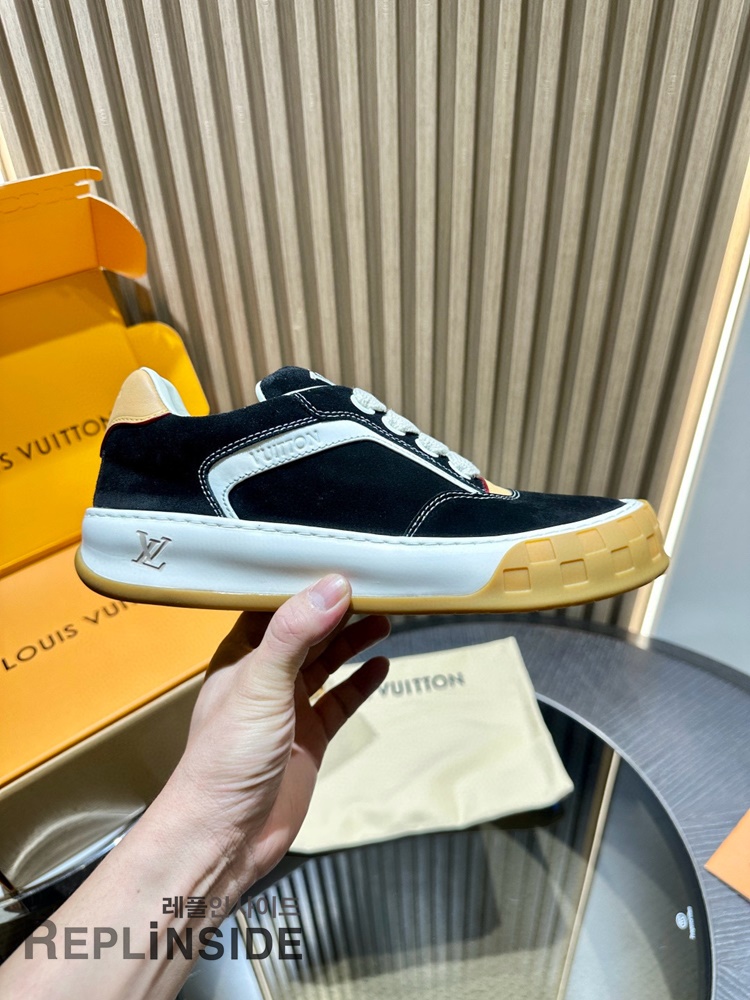 레플리카 명품 [LOUIS VUITTON] 루이비통 틸티드 스니커즈 남성용 - 로고 실사