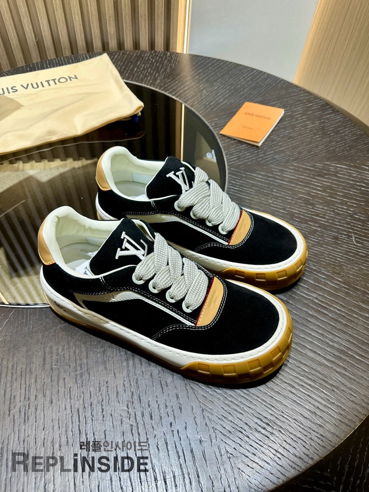레플리카 명품 [LOUIS VUITTON] 루이비통 틸티드 스니커즈 남성용 - 전체 실사