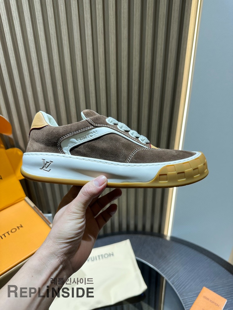 레플리카 명품 [LOUIS VUITTON] 루이비통 틸티드 스니커즈 남성용 - 로고 실사