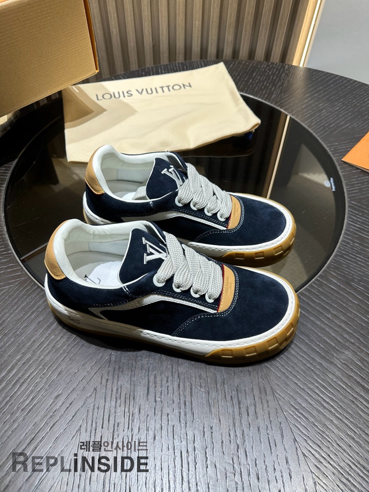 레플리카 명품 [LOUIS VUITTON] 루이비통 틸티드 스니커즈 남성용 - 뒷면 실사