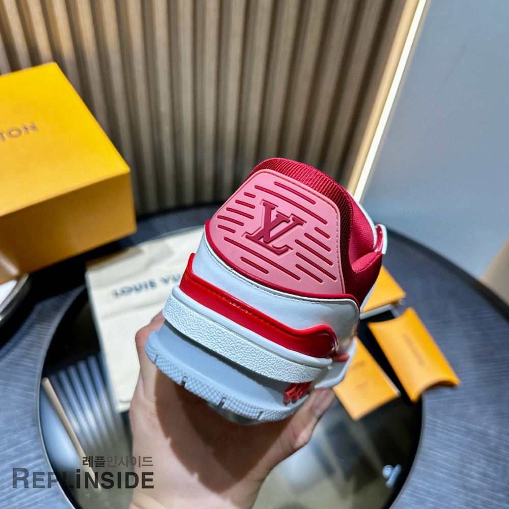 레플리카 명품 [LOUIS VUITTON] 루이비통 LV 트레이너 스니커즈 남성용 - 밑창 실사
