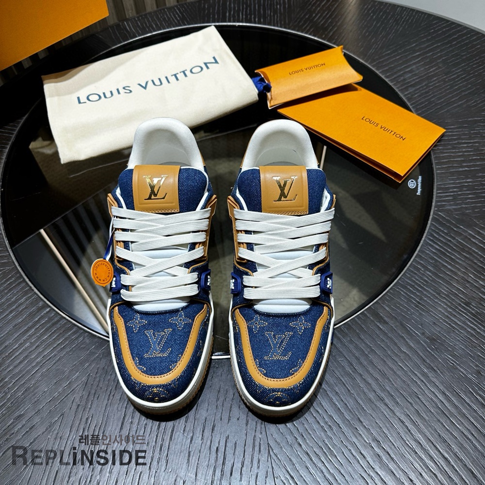 레플리카 명품 [LOUIS VUITTON] 루이비통 LV 트레이너 스니커즈 남성용 - 앞면 실사