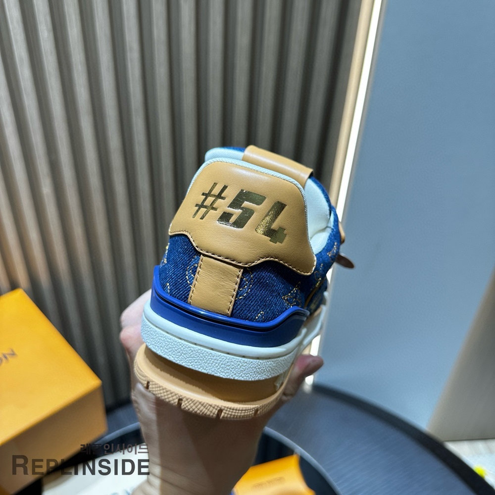 레플리카 명품 [LOUIS VUITTON] 루이비통 LV 트레이너 스니커즈 남성용 - 밑창 실사