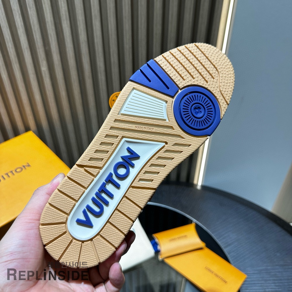 레플리카 명품 [LOUIS VUITTON] 루이비통 LV 트레이너 스니커즈 남성용 - 박스 실사