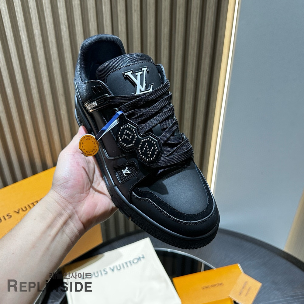 레플리카 명품 [LOUIS VUITTON] 루이비통 LV 트레이너 스니커즈 남성용 - 인솔 실사